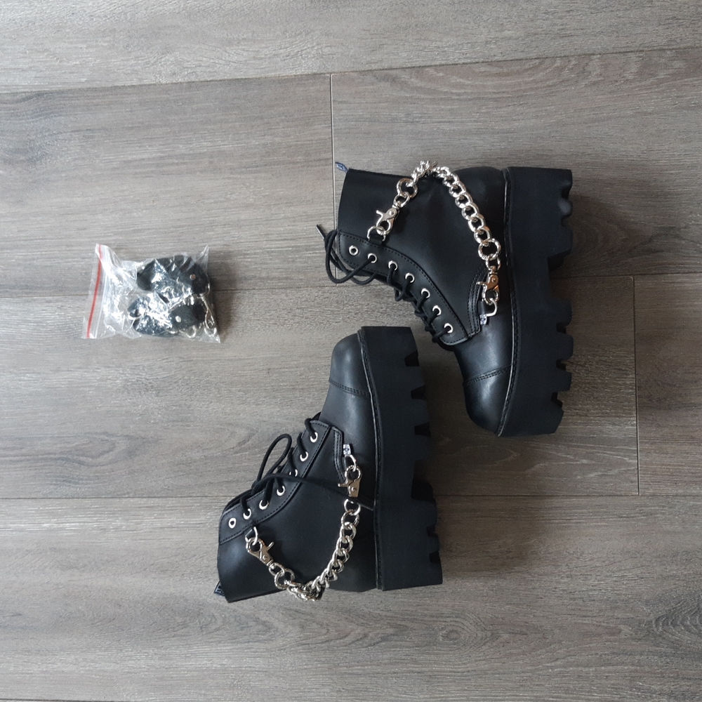 T.U.K 7 Loop Strap Dino Lug Boot